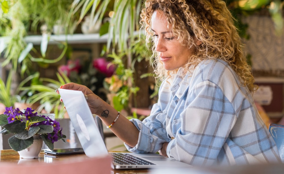 Silence, ça pousse : les bienfaits des plantes au bureau !